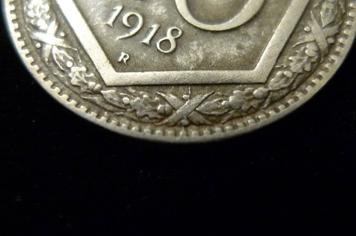 Post-A-Coin-Or-Medal-With-A-Die-Crack!