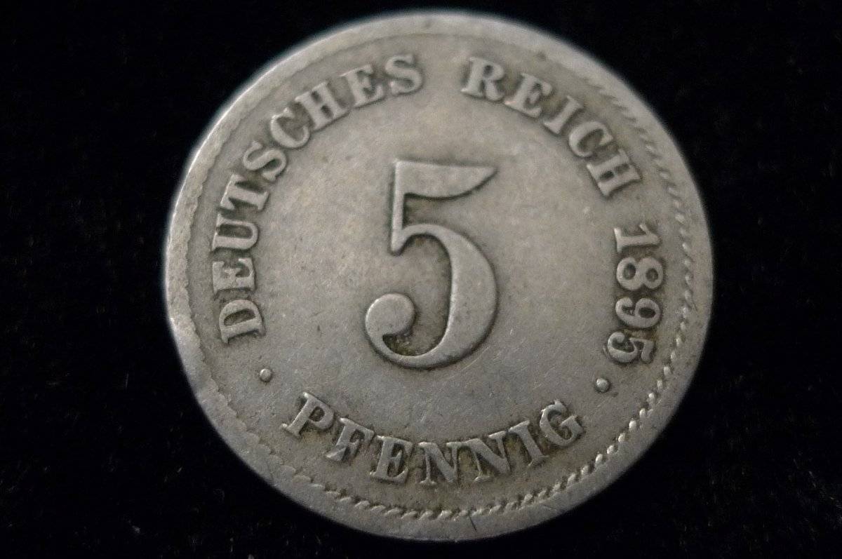 Post-A-Coin-Or-Medal-With-A-Die-Crack!