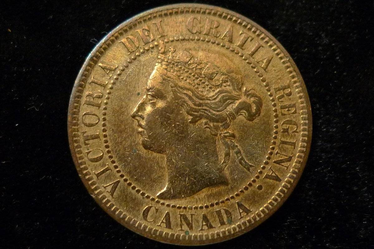 Post-A-Coin-Or-Medal-With-A-Die-Crack!