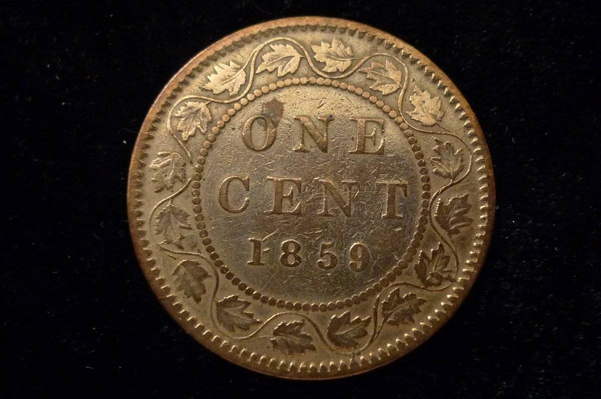 Post-A-Coin-Or-Medal-With-A-Die-Crack!