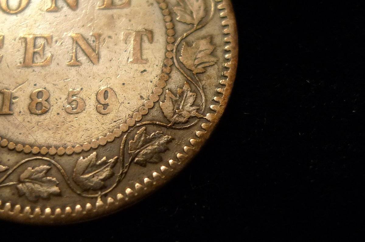 Post-A-Coin-Or-Medal-With-A-Die-Crack!