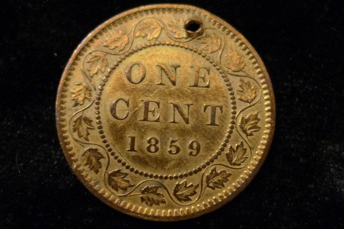 Post-A-Coin-Or-Medal-With-A-Die-Crack!