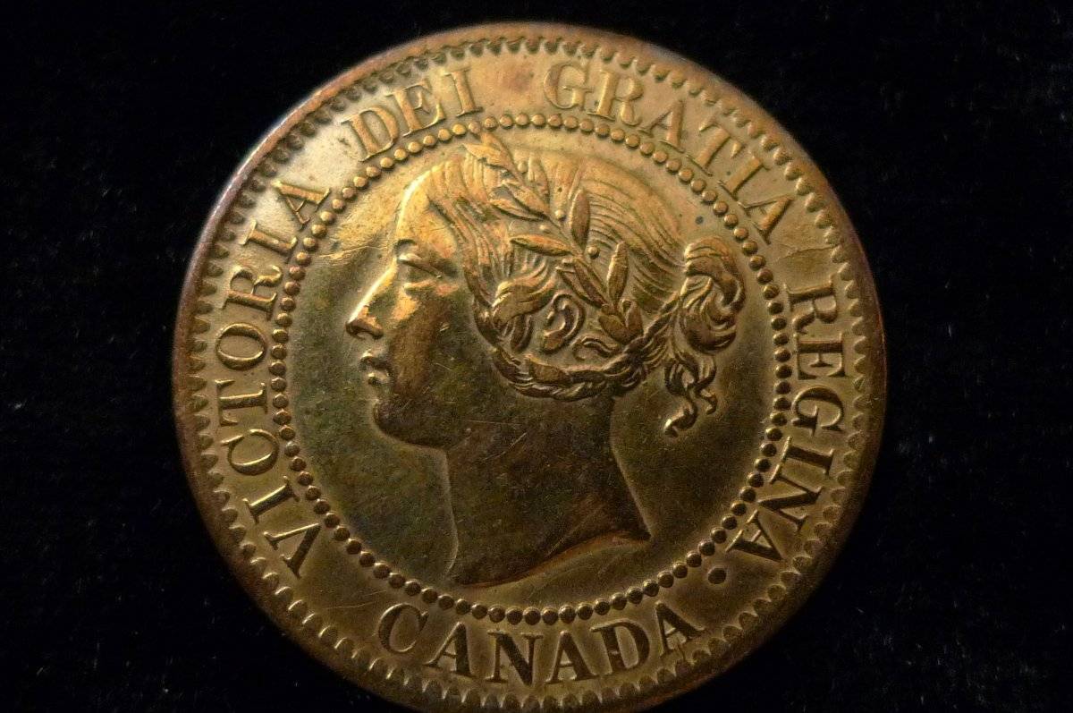 Post-A-Coin-Or-Medal-With-A-Die-Crack!
