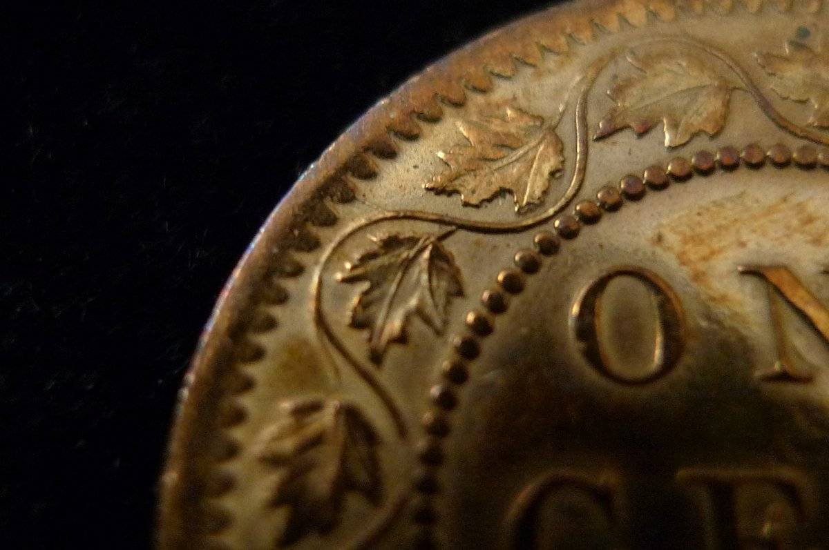 Post-A-Coin-Or-Medal-With-A-Die-Crack!