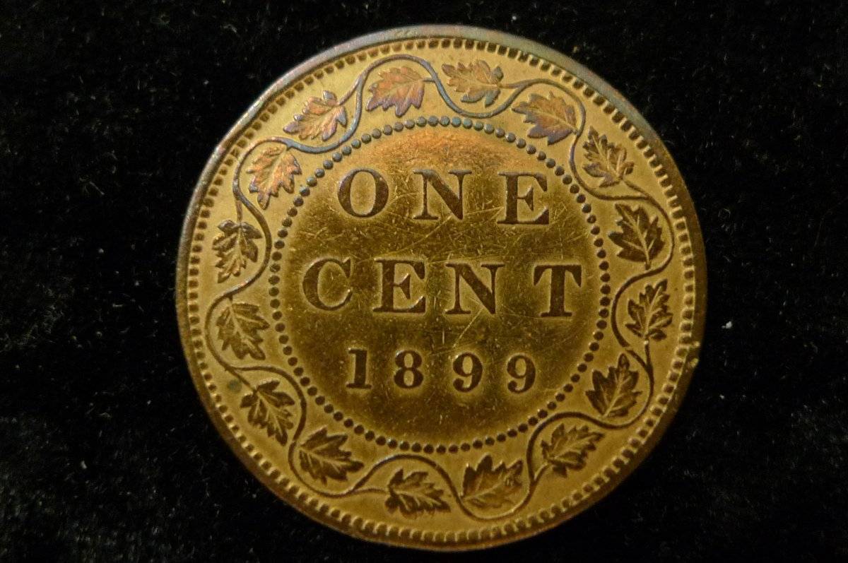 Post-A-Coin-Or-Medal-With-A-Die-Crack!