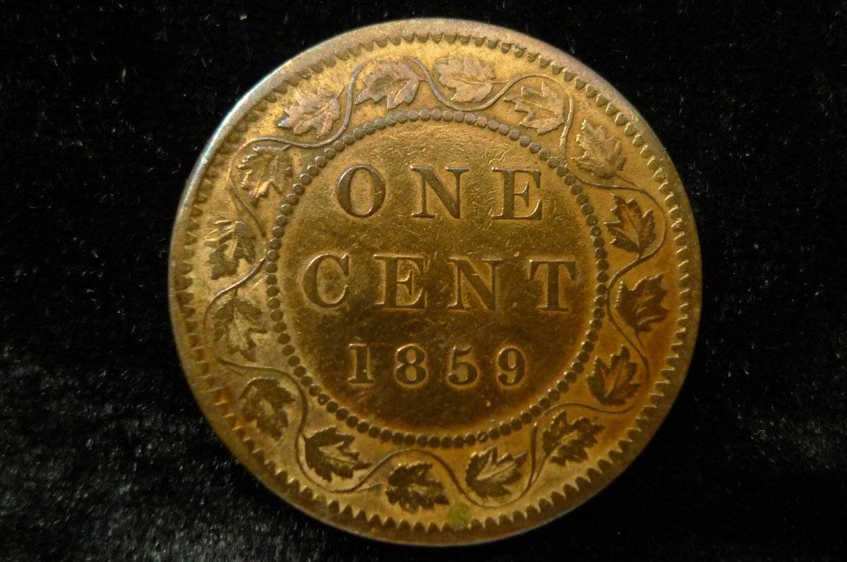 Post-A-Coin-Or-Medal-With-A-Die-Crack!
