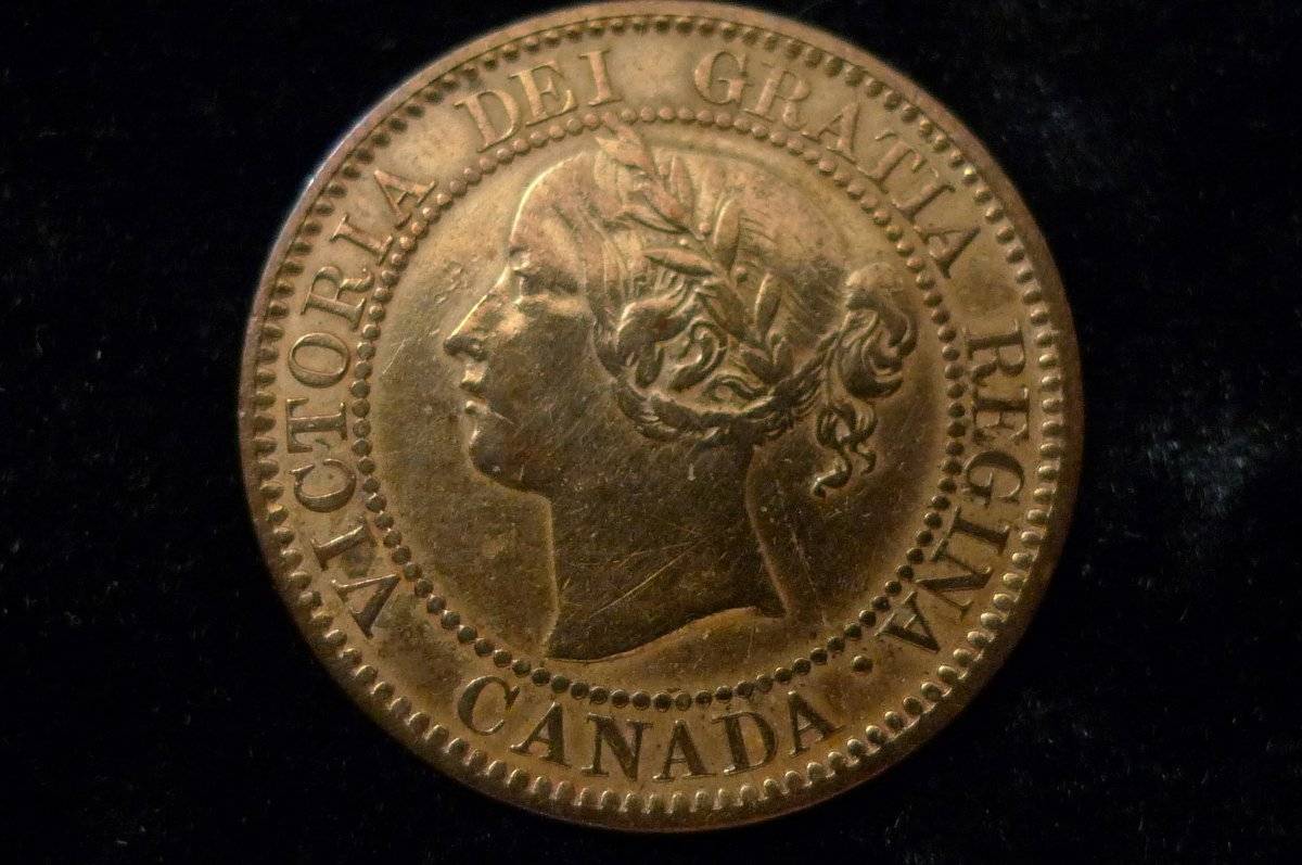 Post-A-Coin-Or-Medal-With-A-Die-Crack!
