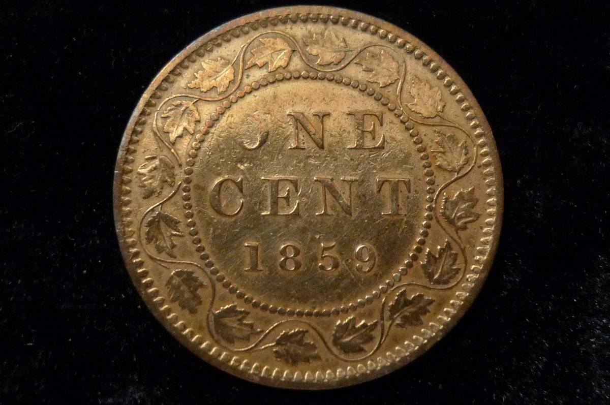 Post-A-Coin-Or-Medal-With-A-Die-Crack!
