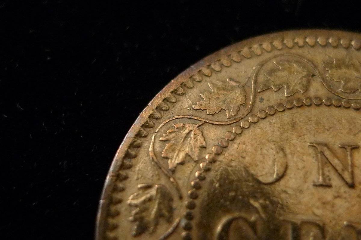 Post-A-Coin-Or-Medal-With-A-Die-Crack!
