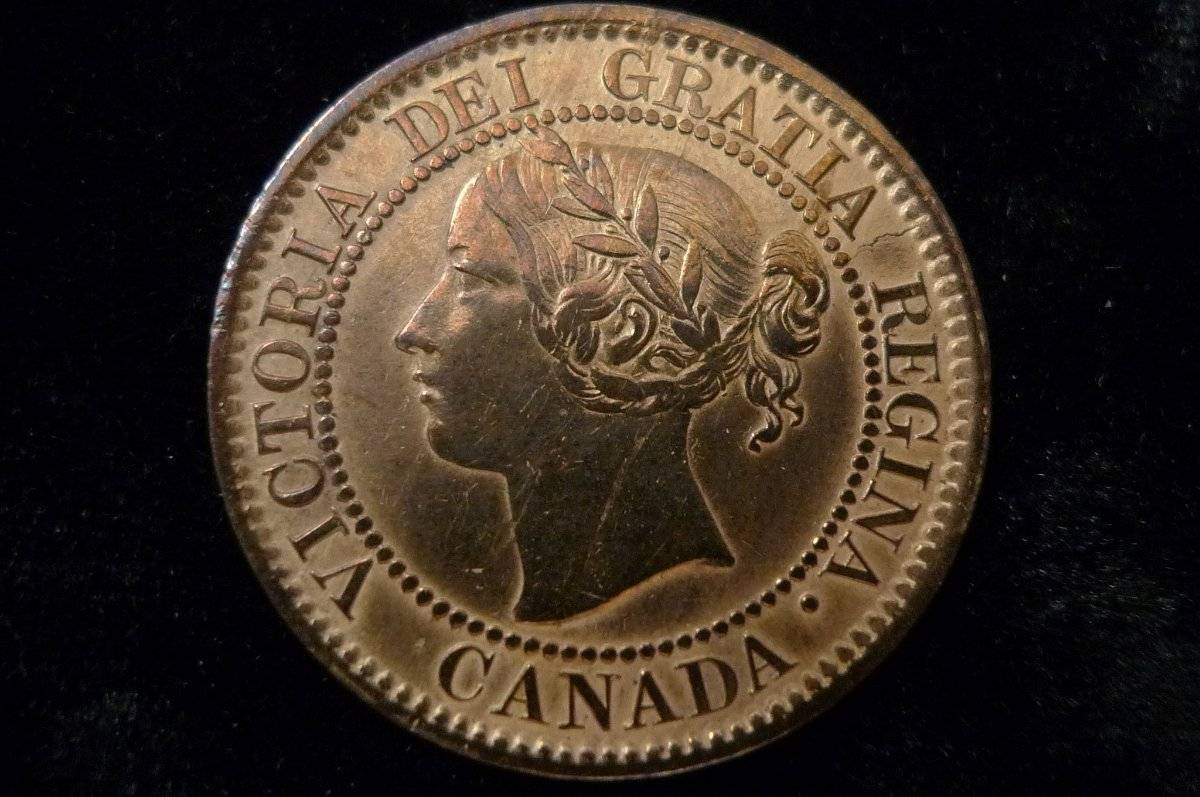 Post-A-Coin-Or-Medal-With-A-Die-Crack!