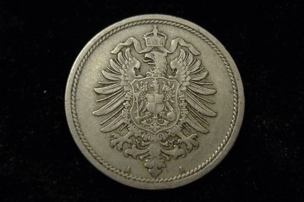 Post-Your-Coins-With-Coats-Of-Arms,-Shields,-Crests,-Crowns,--Etc.