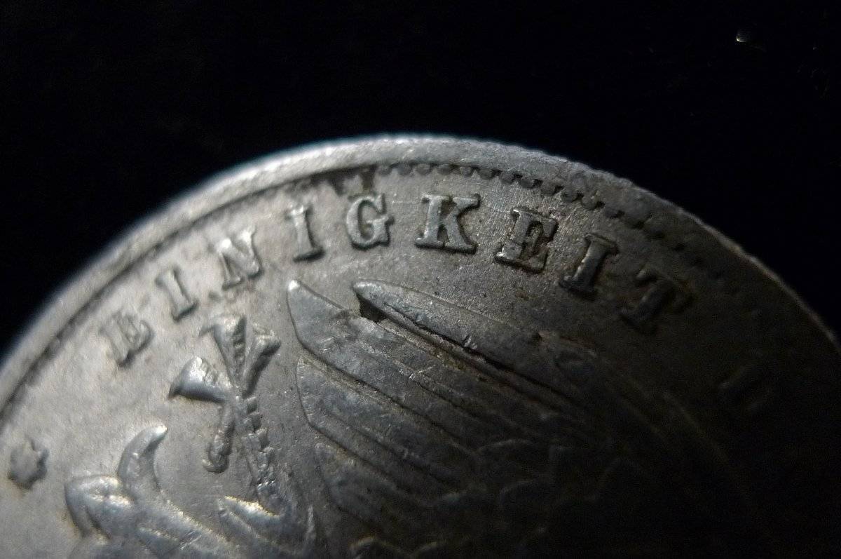 Post-A-Coin-Or-Medal-With-A-Die-Crack!