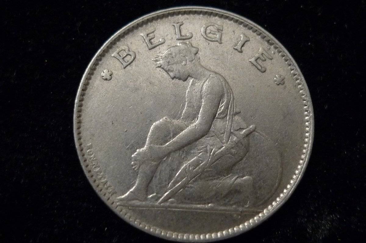 Post-A-Coin-Or-Medal-Devoted-To-A-Military-Subject
