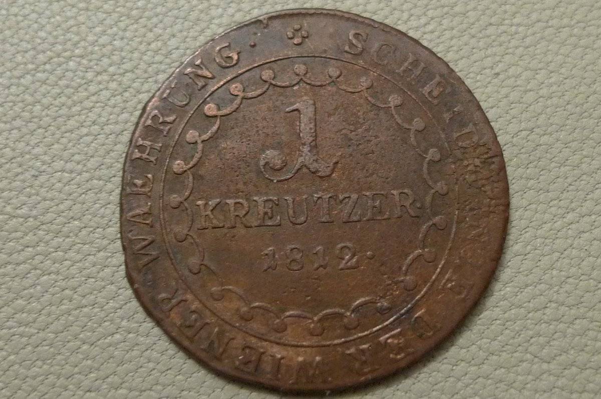 Post-A-Coin-Or-Medal-With-A-Die-Crack!