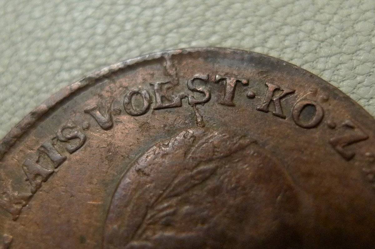 Post-A-Coin-Or-Medal-With-A-Die-Crack!
