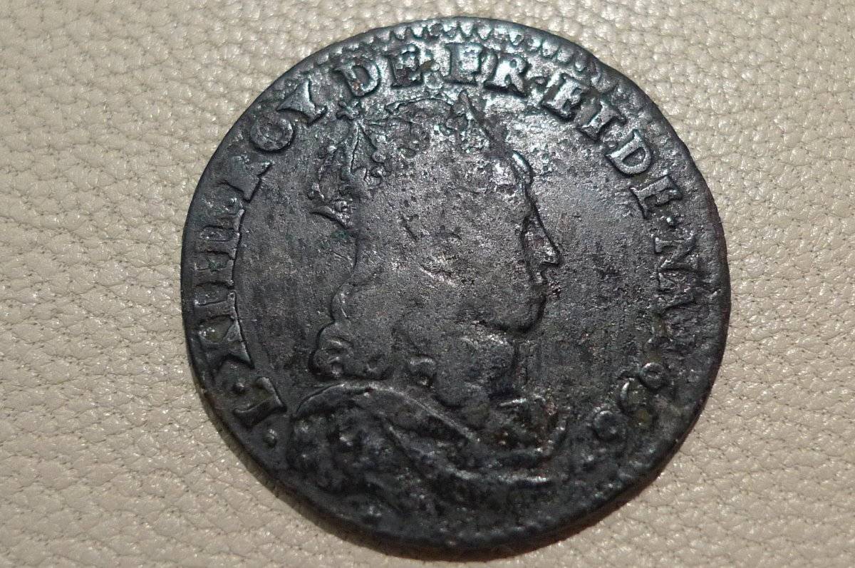 Post-Your-Coins-With-Hats