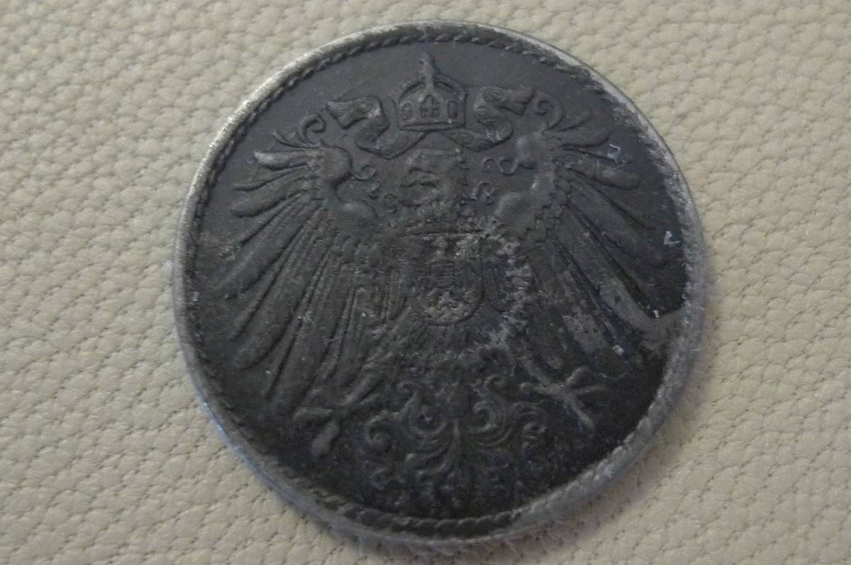 Post-Your-Coins-With-Coats-Of-Arms,-Shields,-Crests,-Crowns,--Etc.