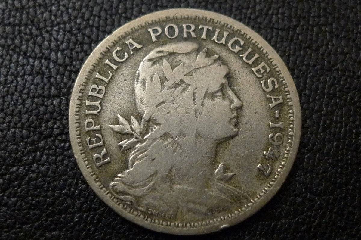 Post-Your-Coins-With-Hats