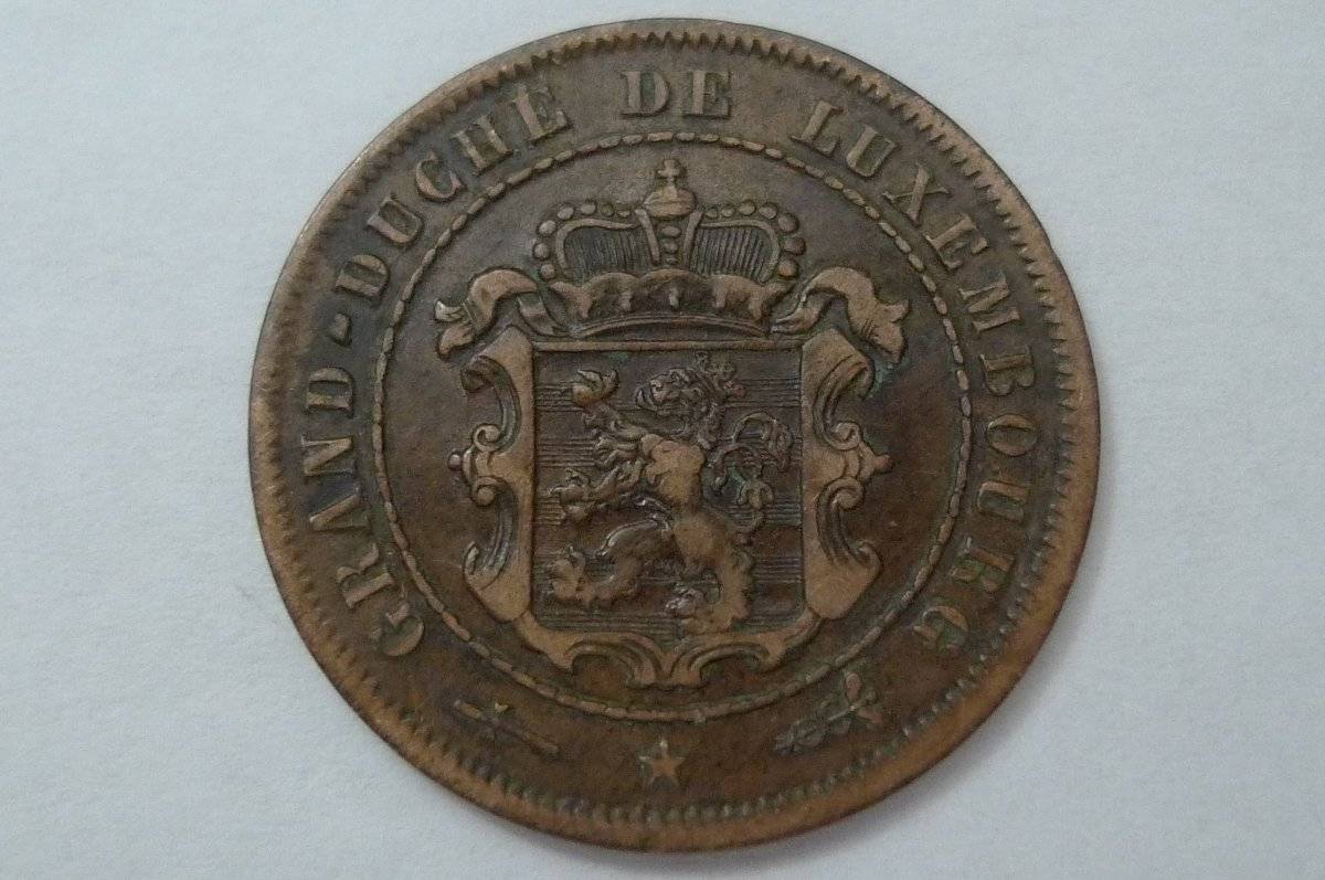 Post-Your-Coins-With-Coats-Of-Arms,-Shields,-Crests,-Crowns,--Etc.