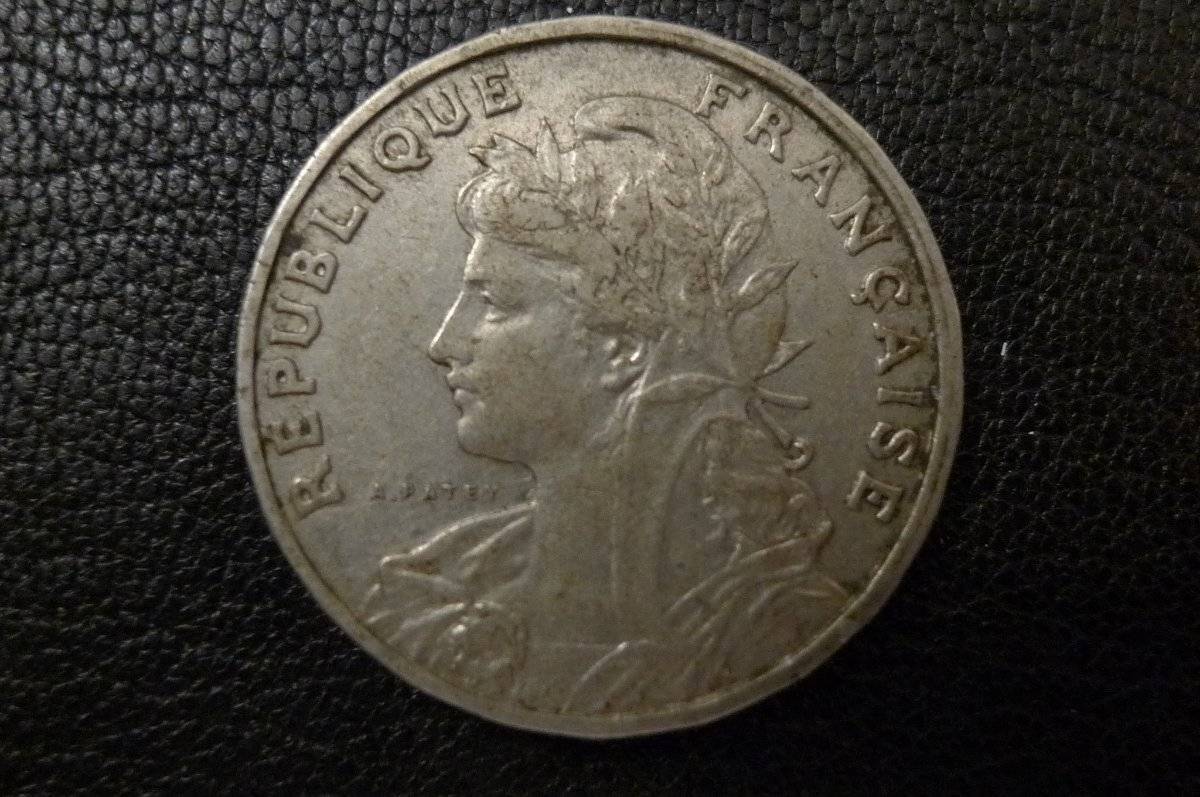 Show-Your-Coins-With-Different-Edges