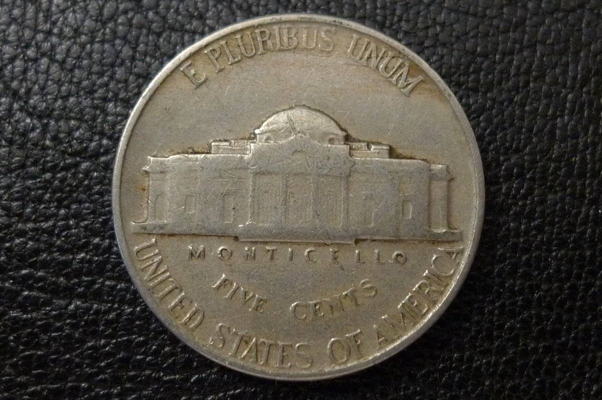 Post-A-Coin-Or-Medal-With-A-Die-Crack!