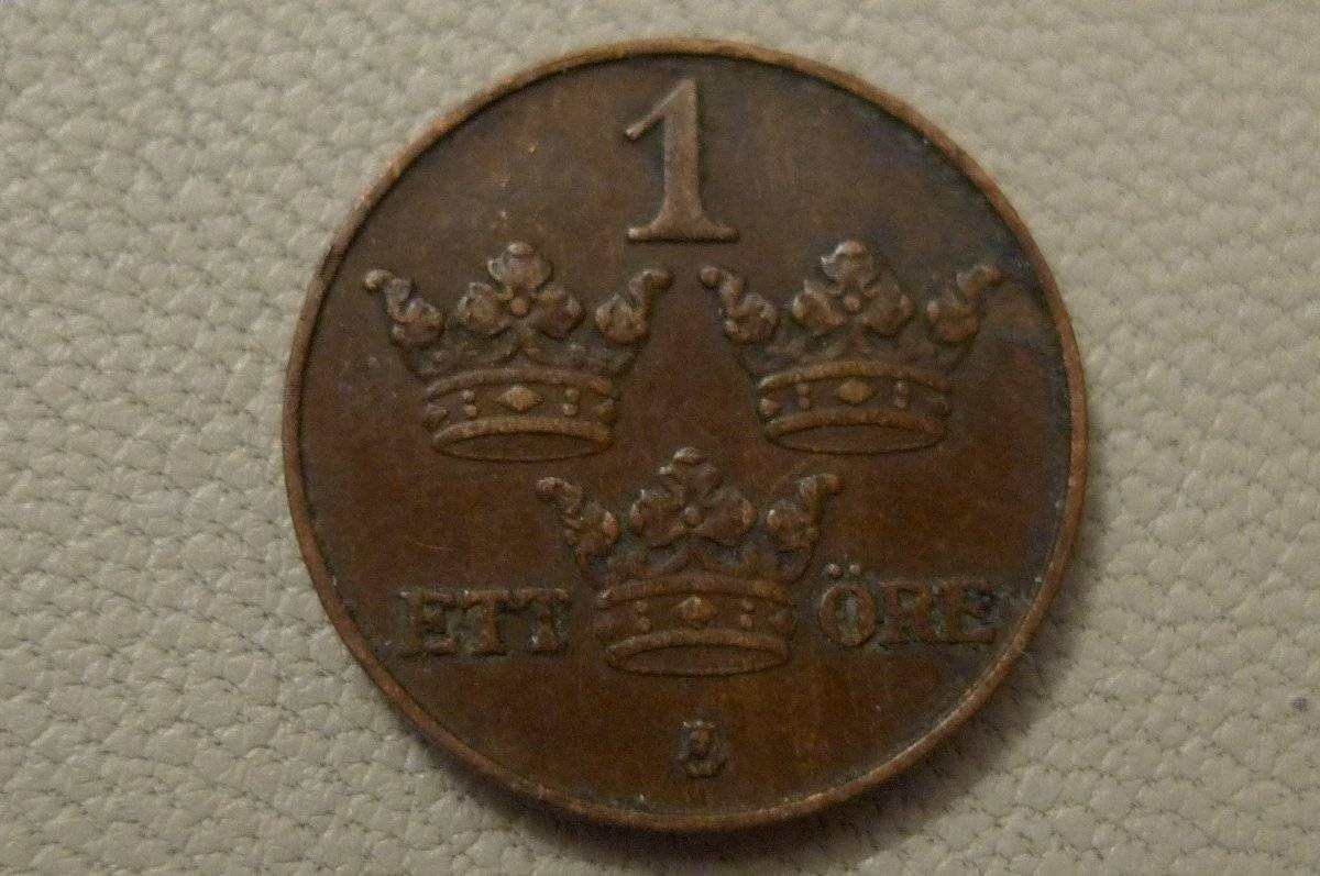 Post-Your-Coins-With-Coats-Of-Arms,-Shields,-Crests,-Crowns,--Etc.
