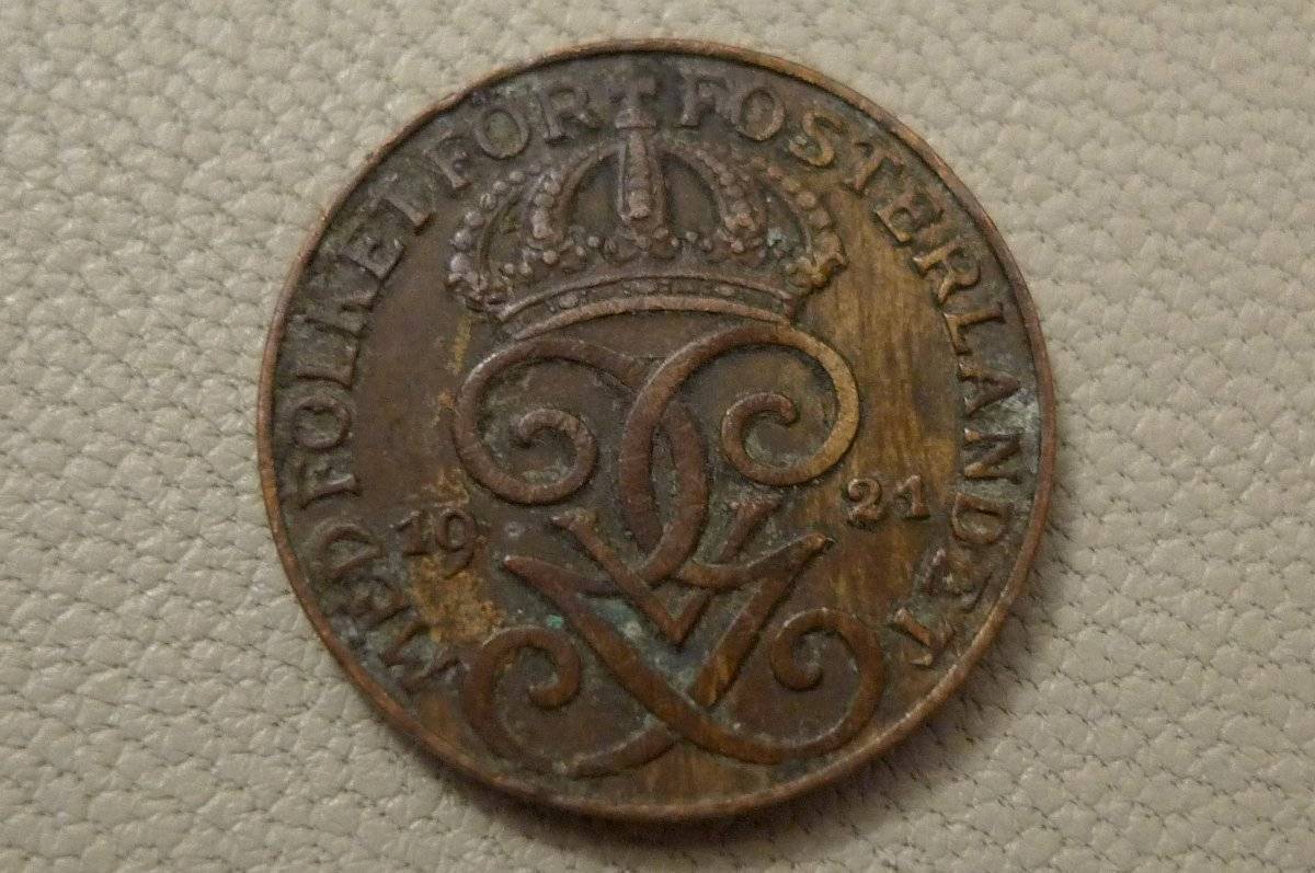 Post-Your-Coins-With-Coats-Of-Arms,-Shields,-Crests,-Crowns,--Etc.