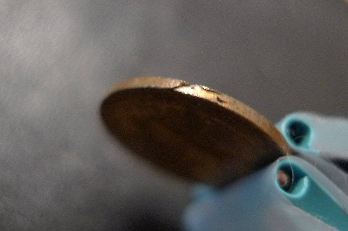 Post-A-Coin-Or-Medal-With-A-Die-Crack!