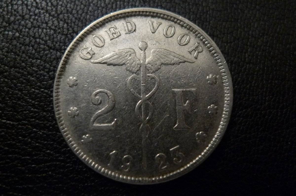 Post-A-Coin-Or-Medal-Devoted-To-A-Military-Subject