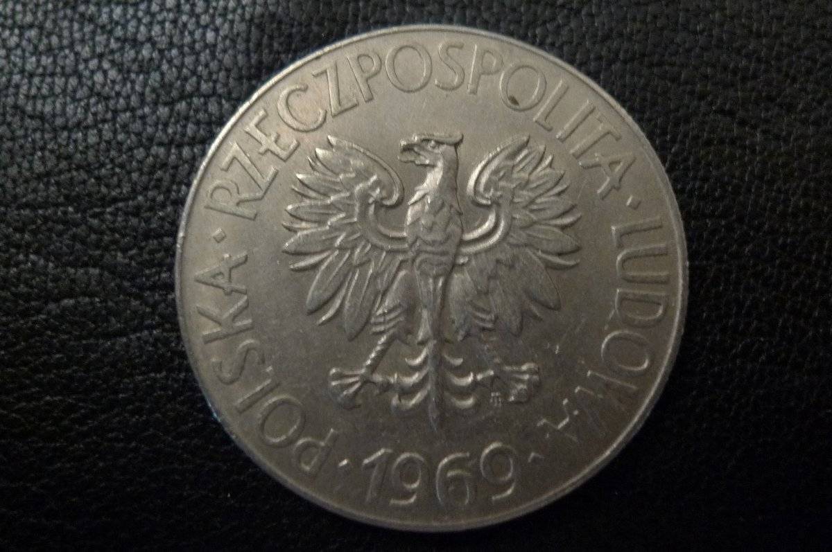 Post-Your-Coins-With-Coats-Of-Arms,-Shields,-Crests,-Crowns,--Etc.