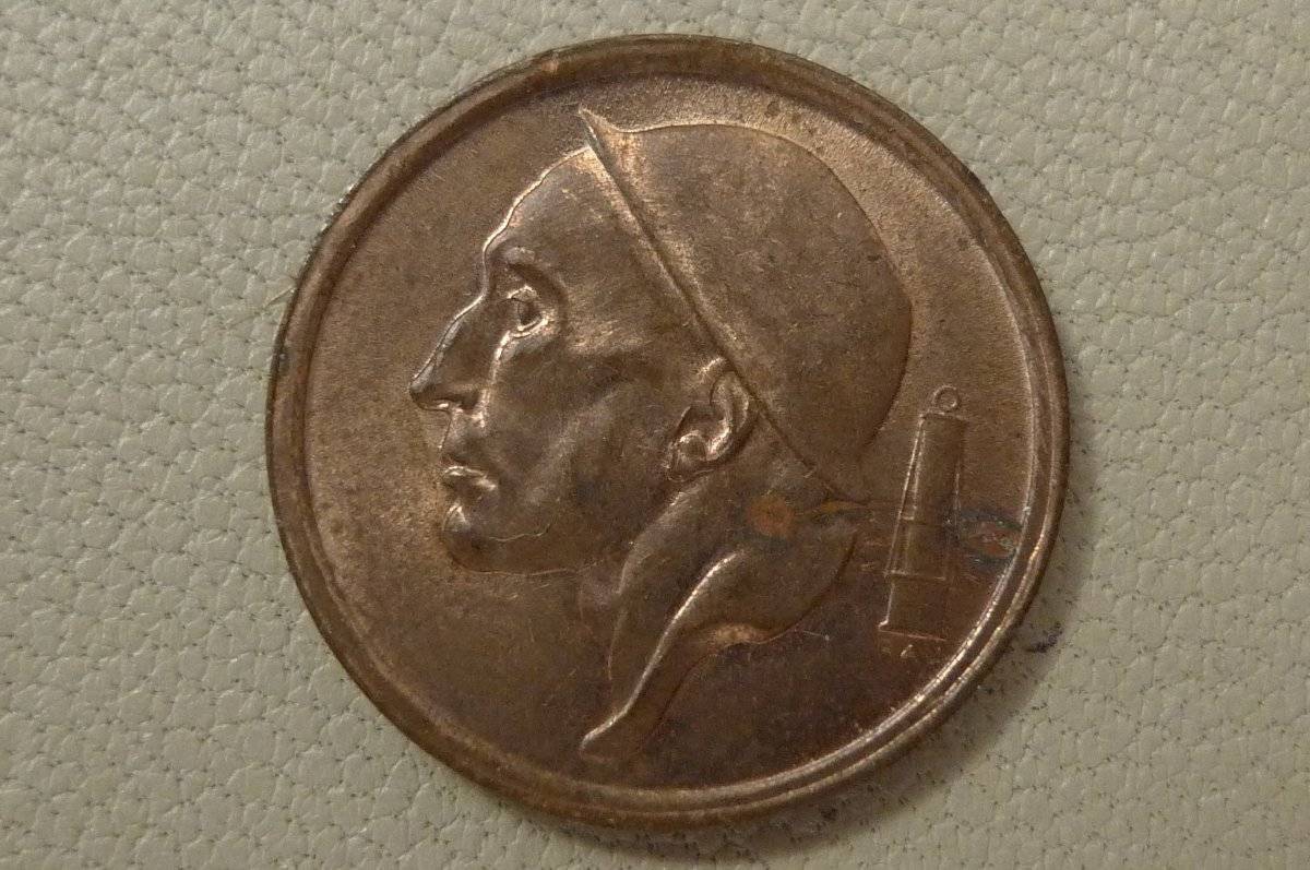 Post-Your-Coins-With-Hats