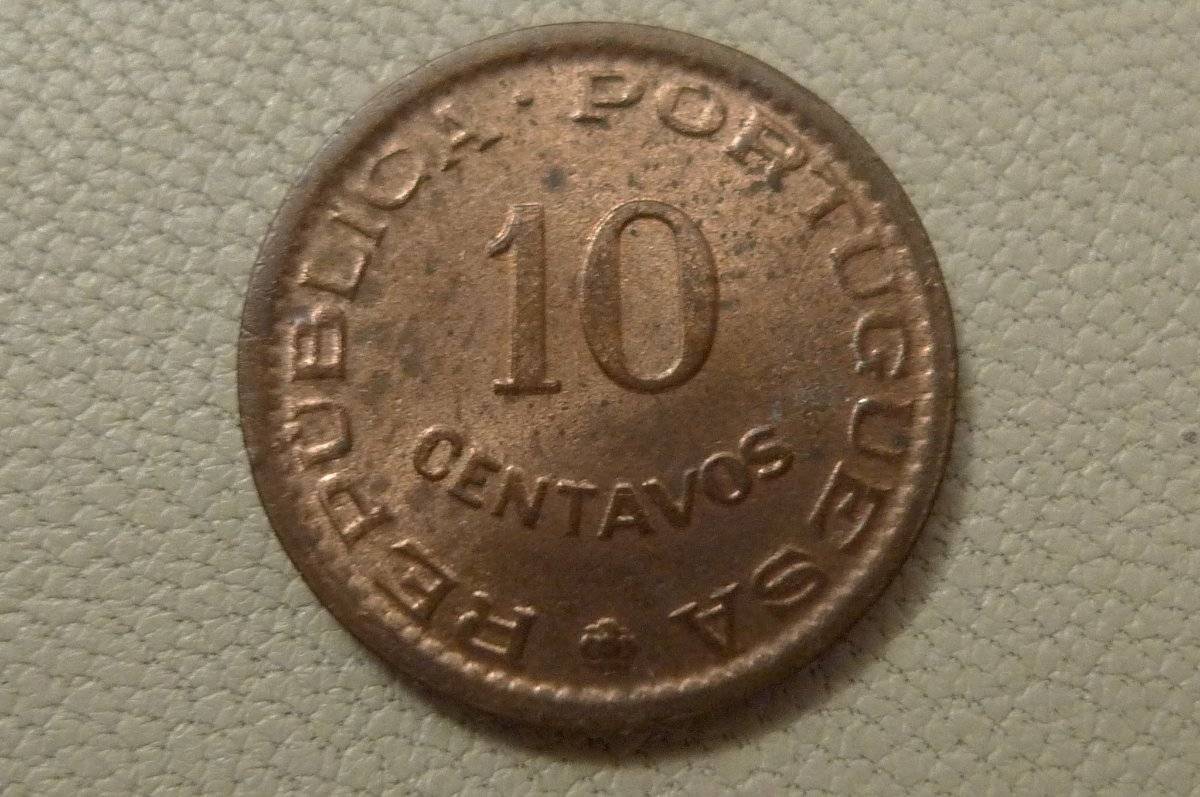 Post-A-Coin-Or-Medal-With-A-Die-Crack!