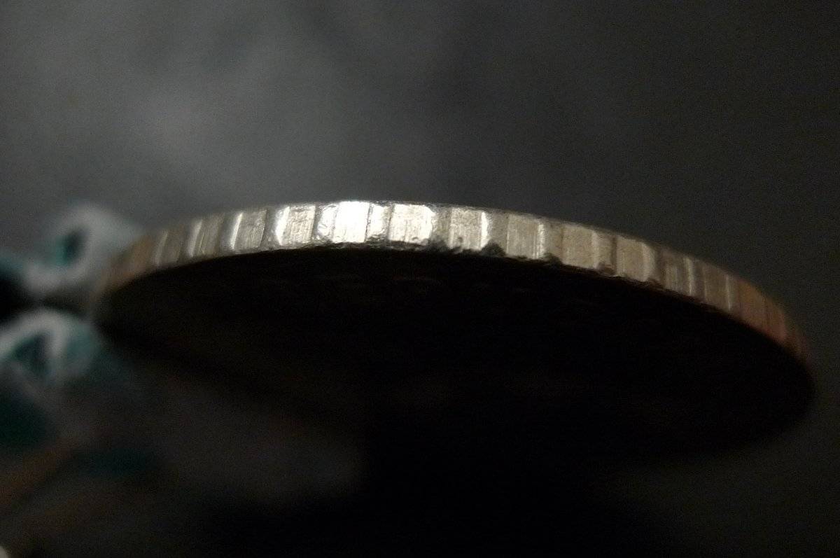 Show-Your-Coins-With-Different-Edges