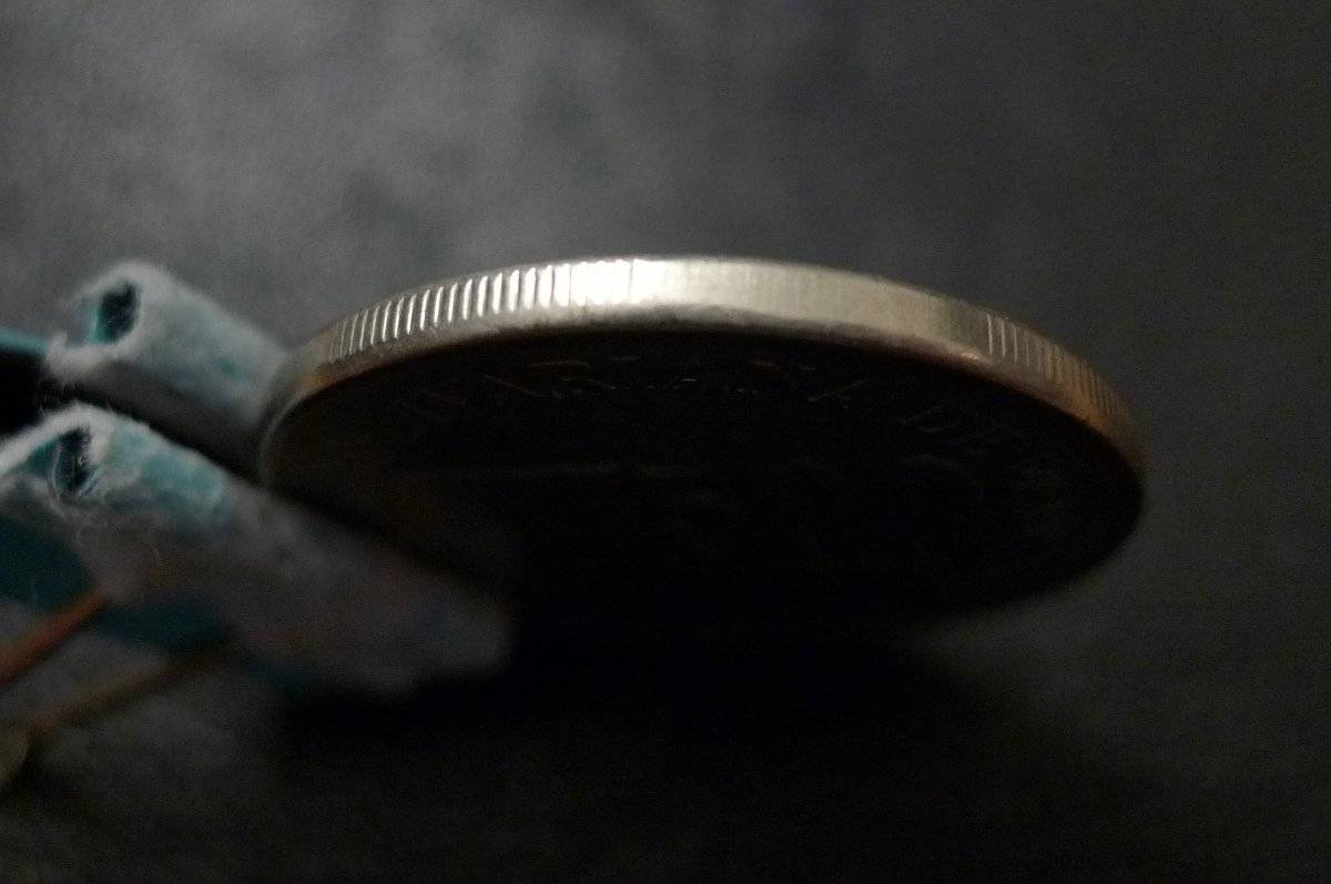 Show-Your-Coins-With-Different-Edges