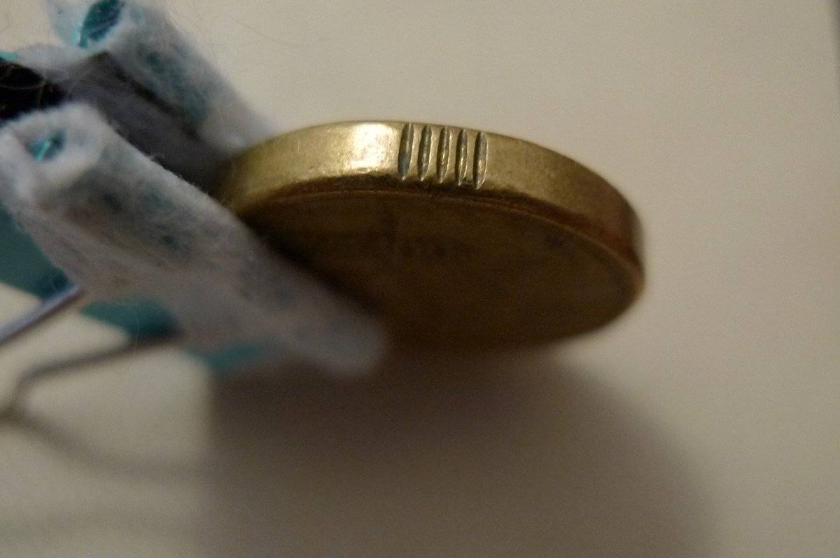 Show-Your-Coins-With-Different-Edges