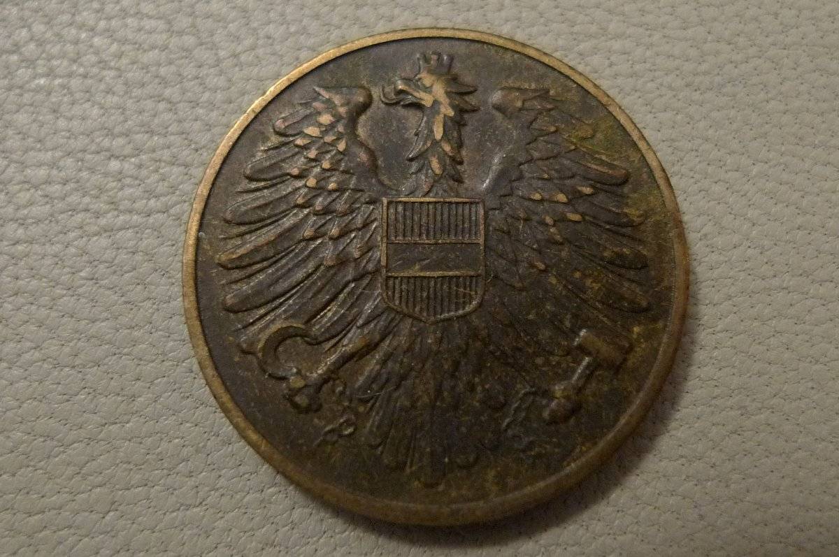 Post-Your-Coins-With-Coats-Of-Arms,-Shields,-Crests,-Crowns,--Etc.