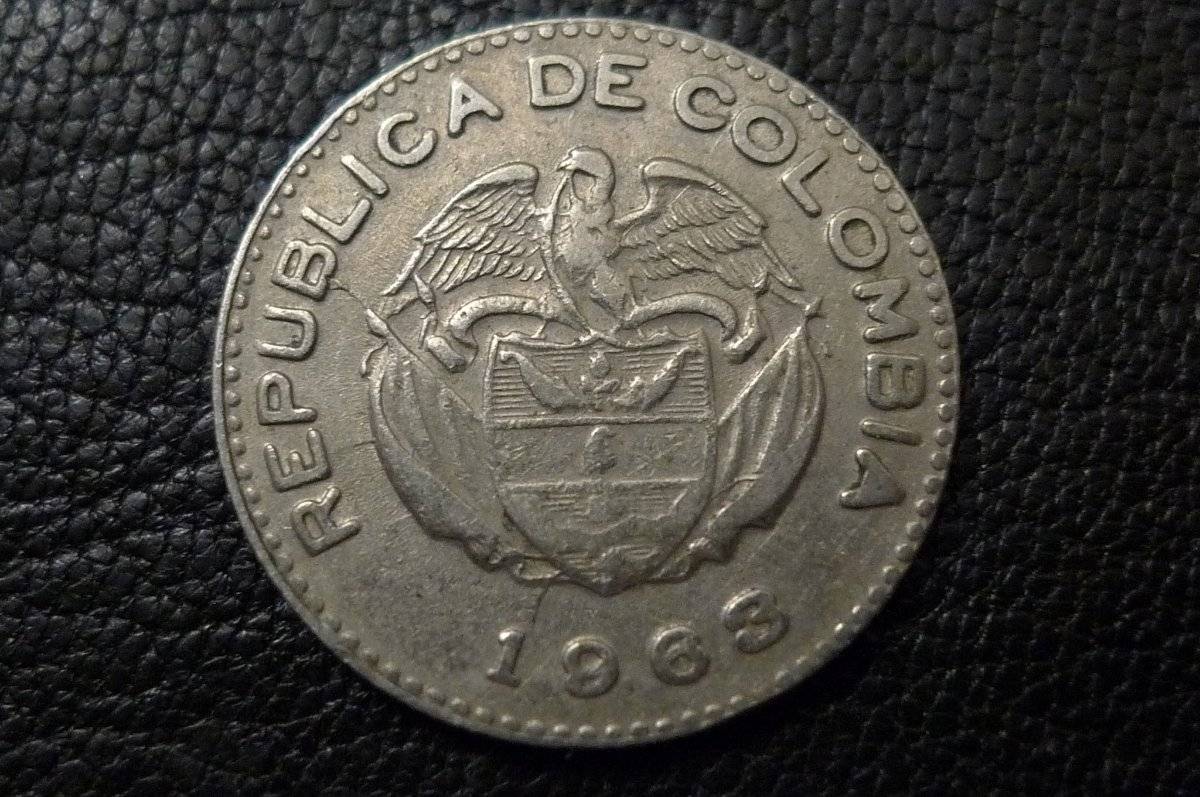 Post-A-Coin-Or-Medal-With-A-Die-Crack!