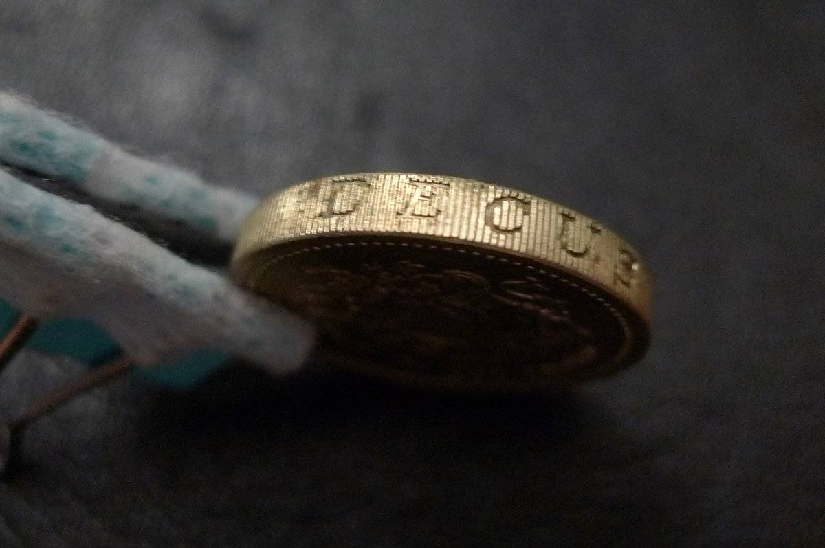 Show-Your-Coins-With-Different-Edges
