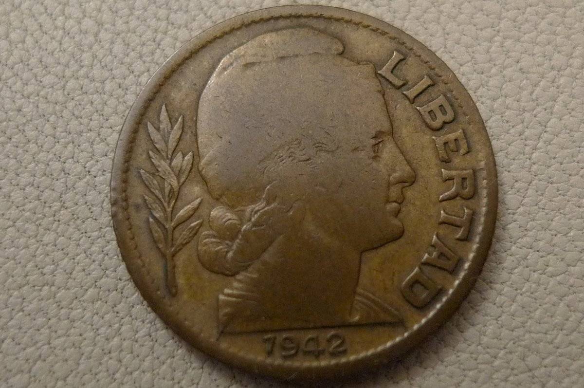 Post-A-Coin-Or-Medal-With-A-Die-Crack!