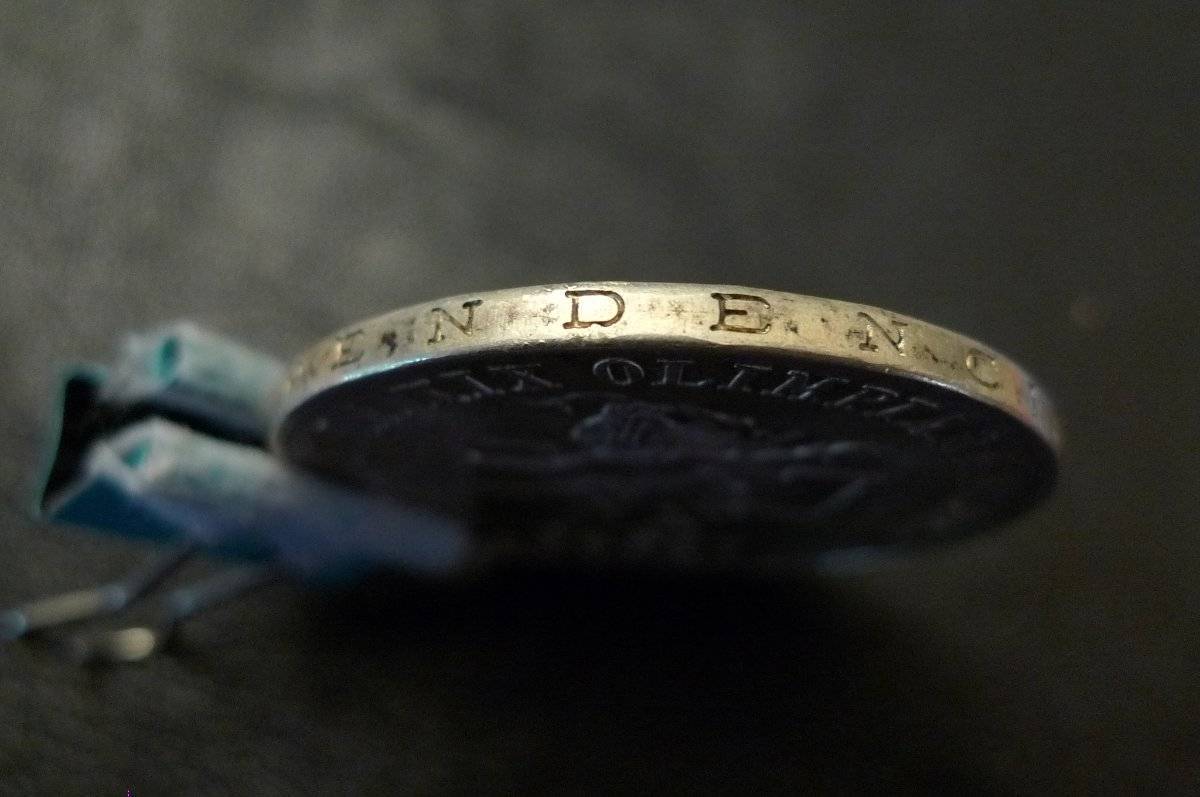 Show-Your-Coins-With-Different-Edges