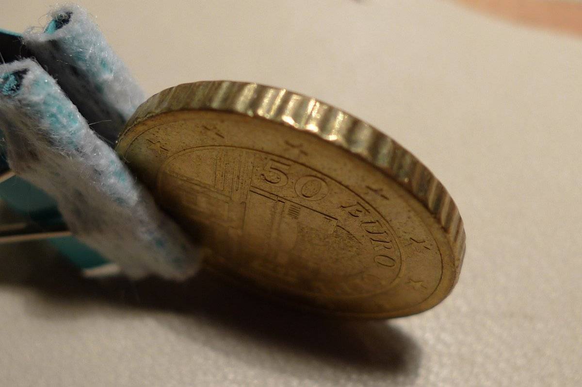 Show-Your-Coins-With-Different-Edges