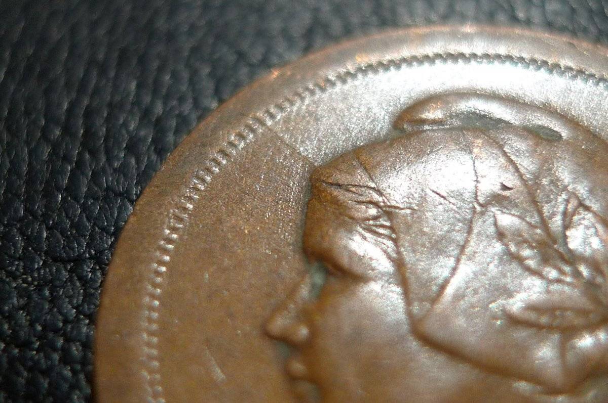 Post-A-Coin-Or-Medal-With-A-Die-Crack!