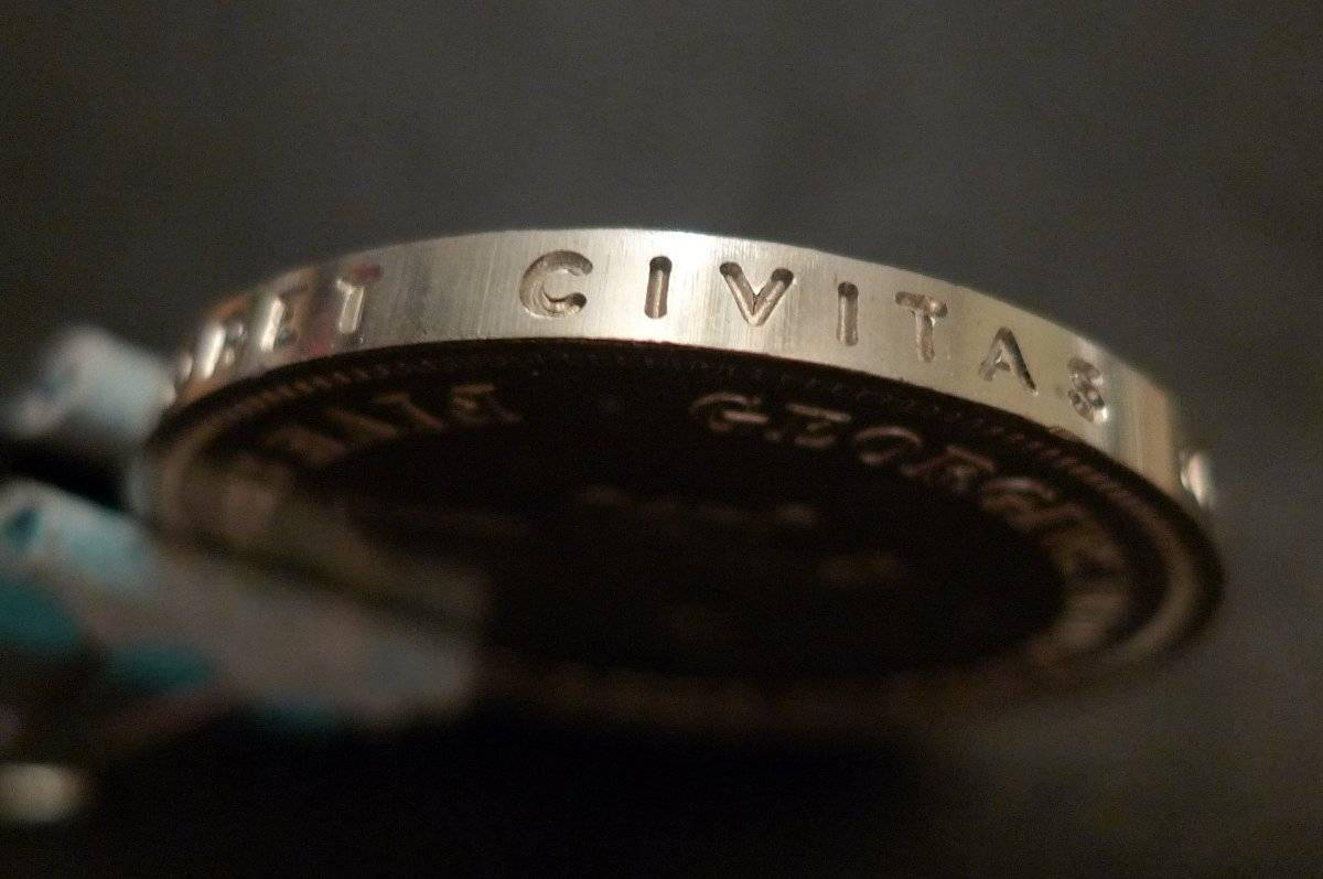 Show-Your-Coins-With-Different-Edges