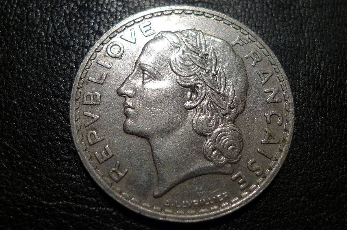 Post-Your-Coins-With-Hats