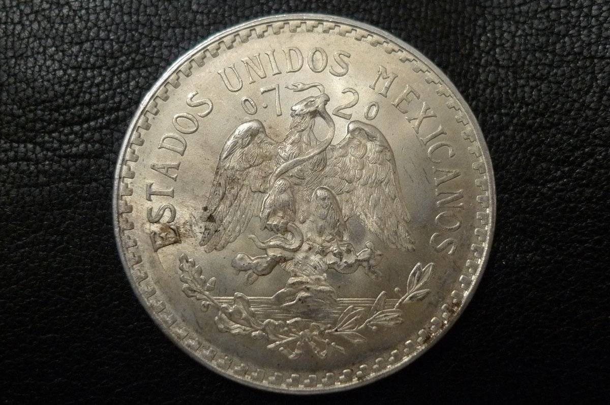 Post-A-Coin-Or-Medal-With-A-Die-Crack!