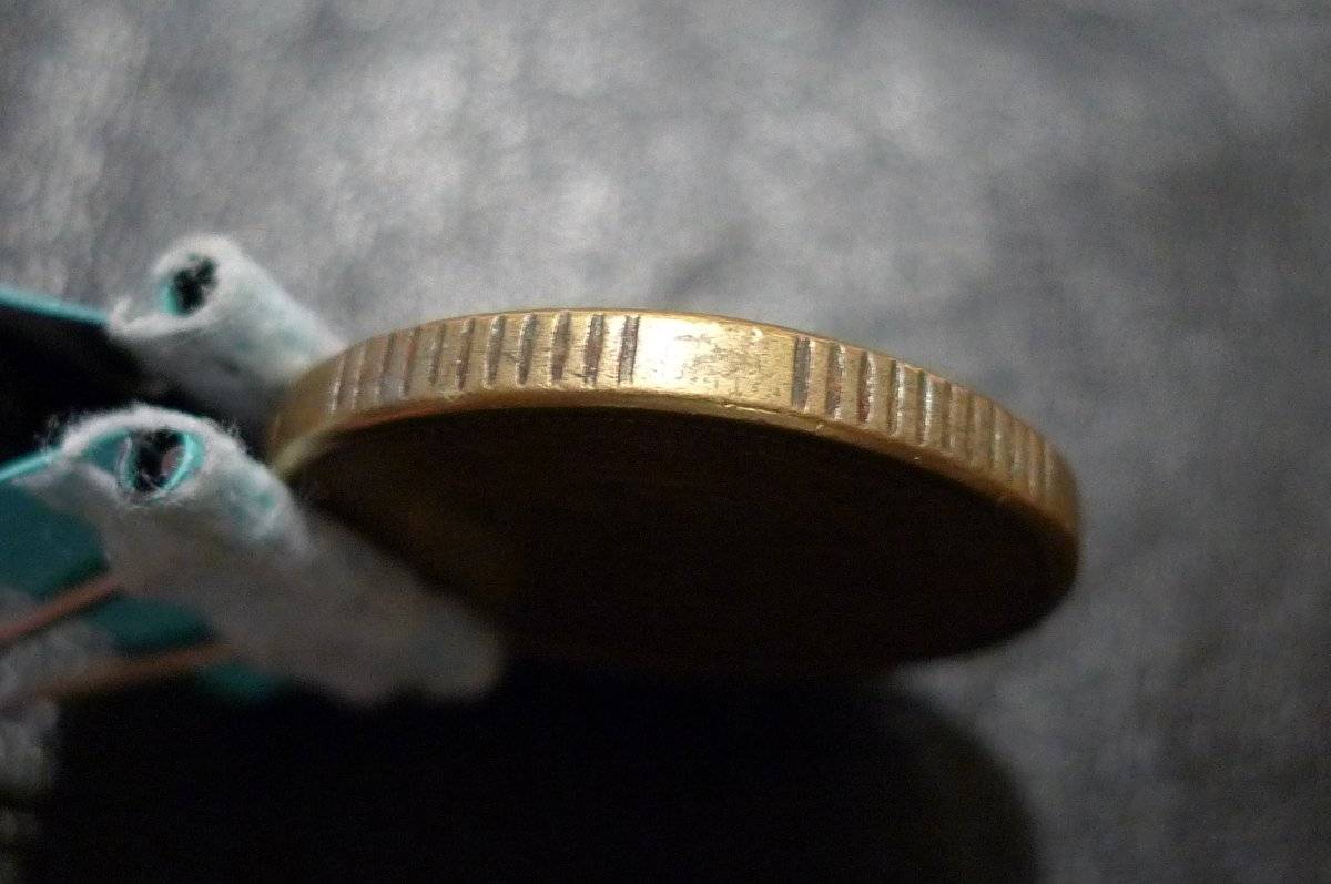 Show-Your-Coins-With-Different-Edges
