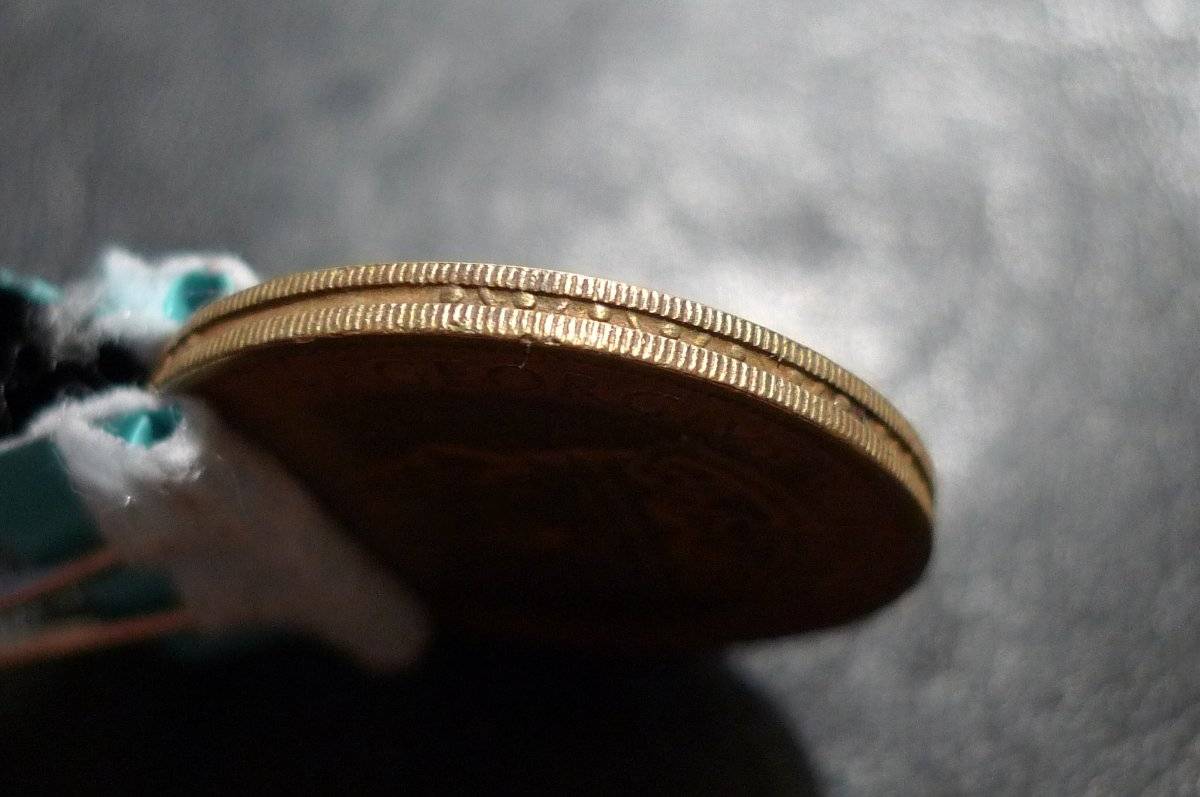 Show-Your-Coins-With-Different-Edges