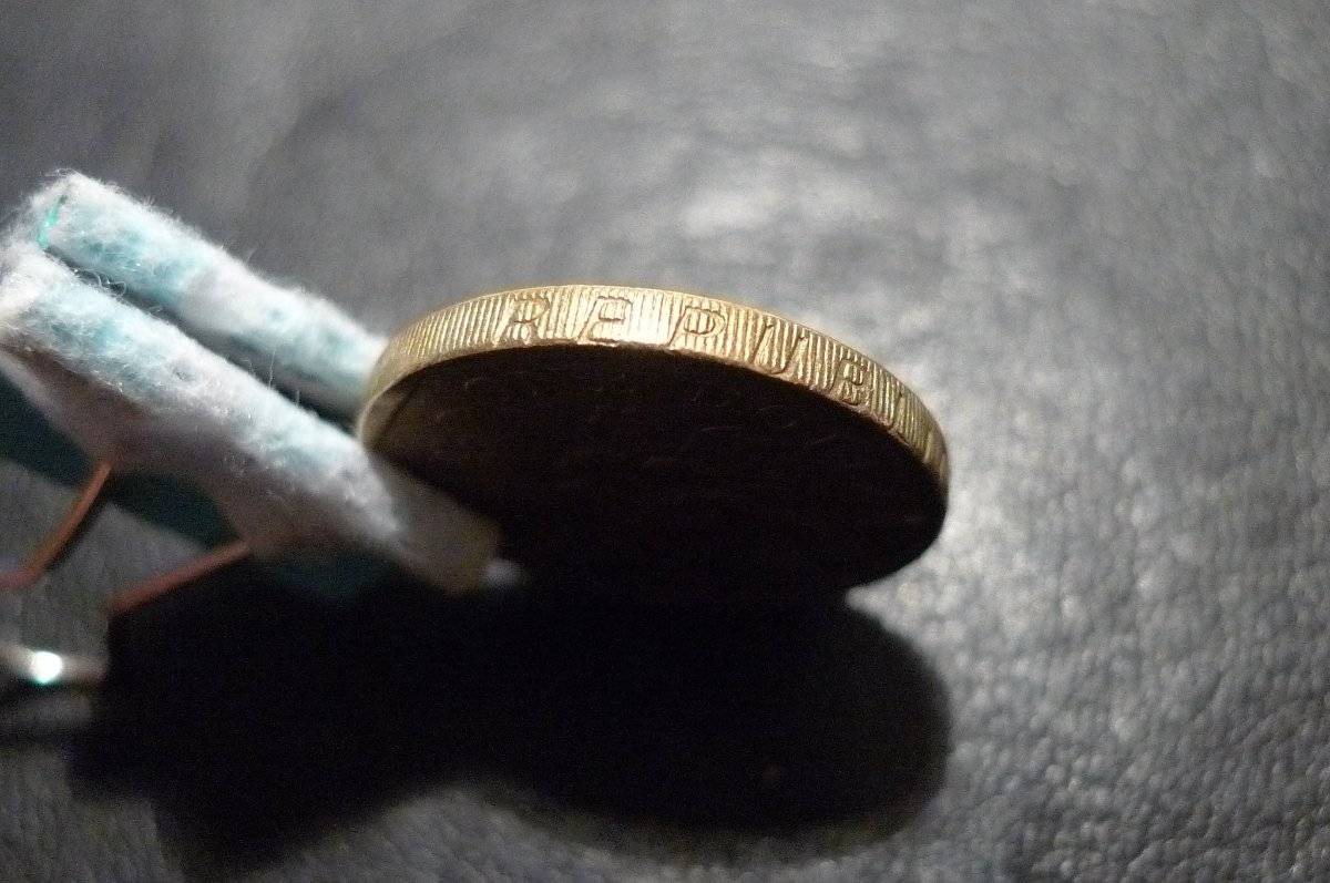 Show-Your-Coins-With-Different-Edges