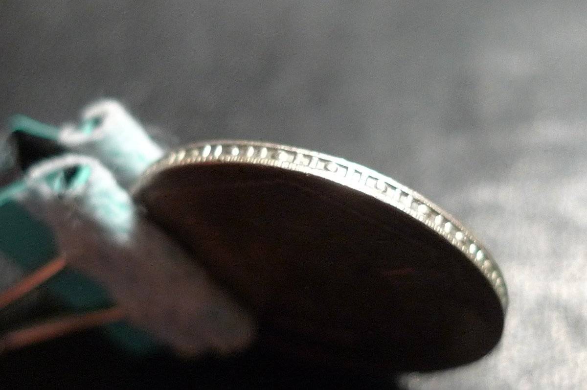 Show-Your-Coins-With-Different-Edges