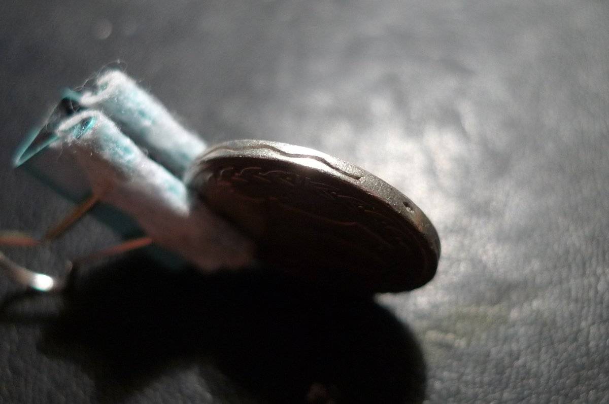 Show-Your-Coins-With-Different-Edges